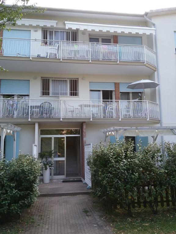 Casa Marialuigia - Appartamenti Solo Per Famiglie Lido di Jesolo Exterior foto
