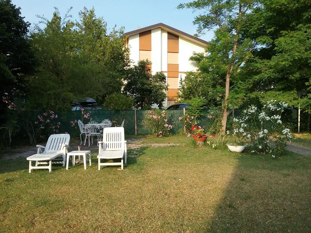 Casa Marialuigia - Appartamenti Solo Per Famiglie Lido di Jesolo Exterior foto