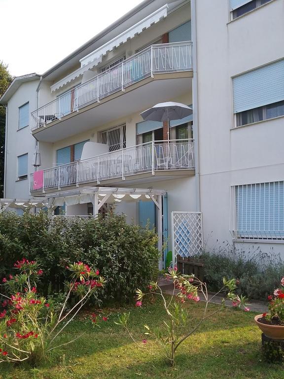 Casa Marialuigia - Appartamenti Solo Per Famiglie Lido di Jesolo Exterior foto